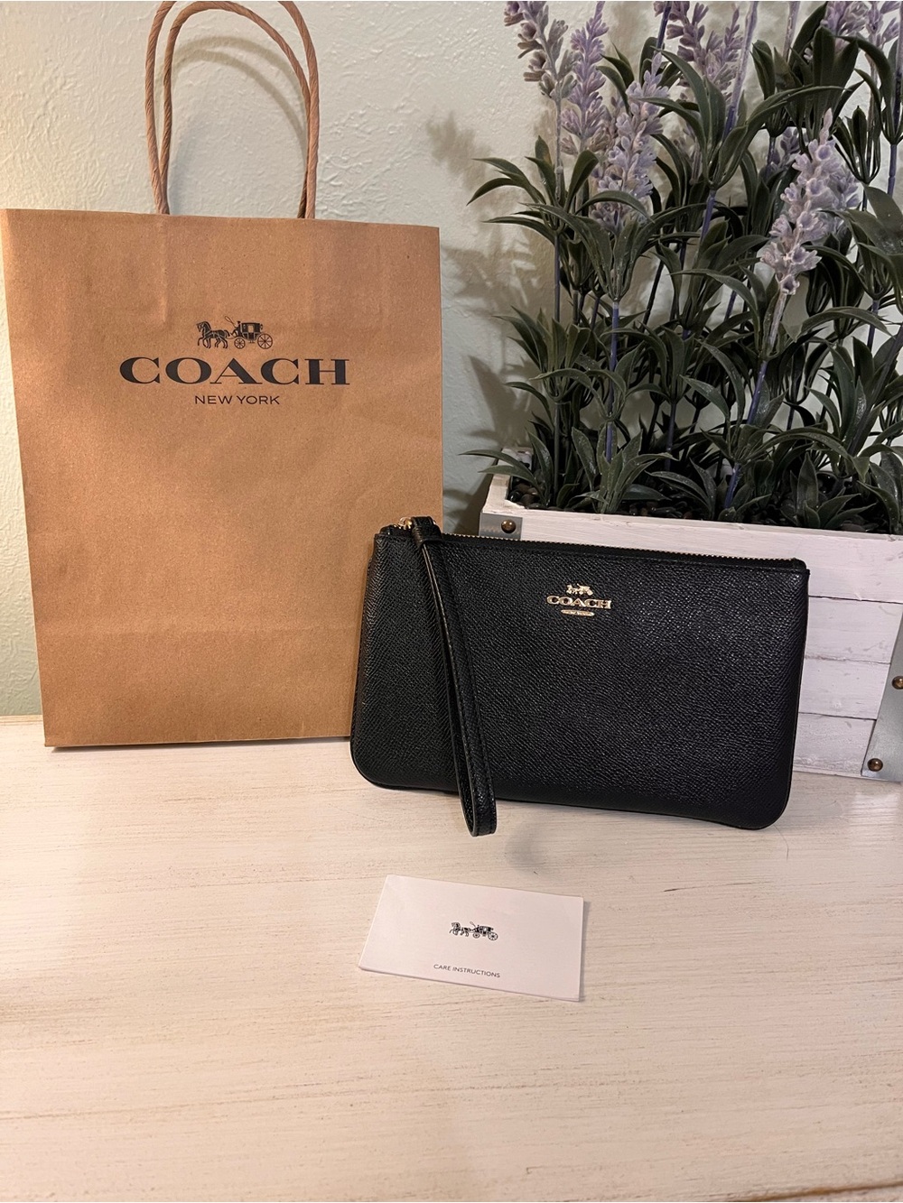 Coach Black Leather Large Corner Zip Wristlet NWOT